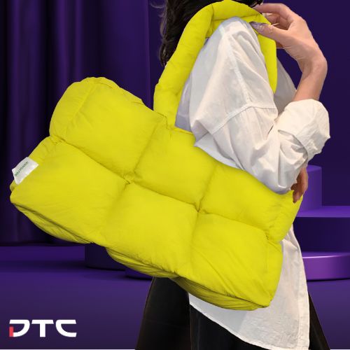 Innisfree Poofy Bag lifestyle