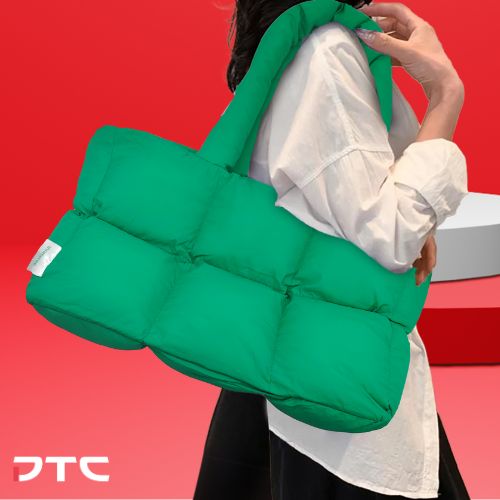 Innisfree Poofy Bag lifestyle