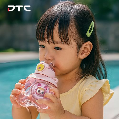 Custom Growplus+ kids tumblers in blue and pink, designed and fulfilled by DTC World Vietnam for Nutifood’s loyalty program