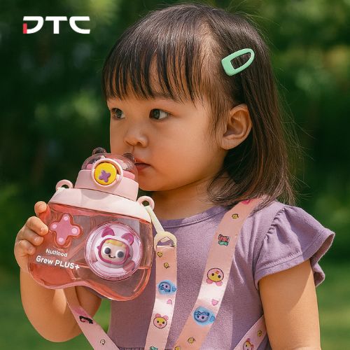 Custom Growplus+ kids tumblers in blue and pink, designed and fulfilled by DTC World Vietnam for Nutifood’s loyalty program